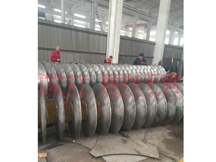 YPK空(kōng)心圓盤污泥幹燥機